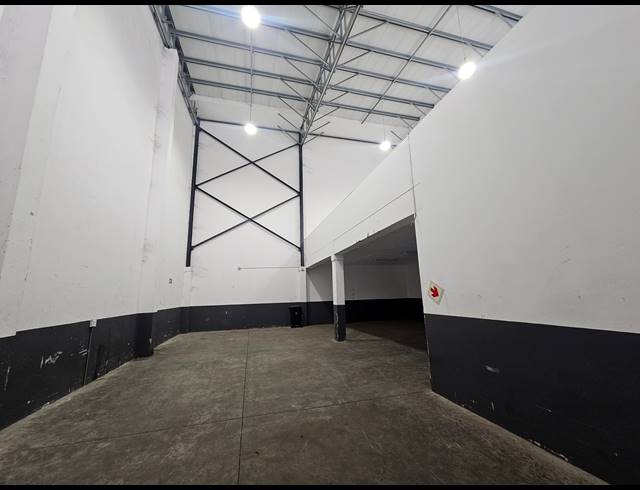 338M² WAREHOUSE TO LET IN LINBRO PARK